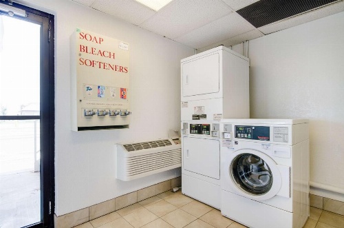 Motel 6-Salina, KS image 16