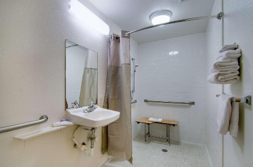 Motel 6-Salina, KS image 22