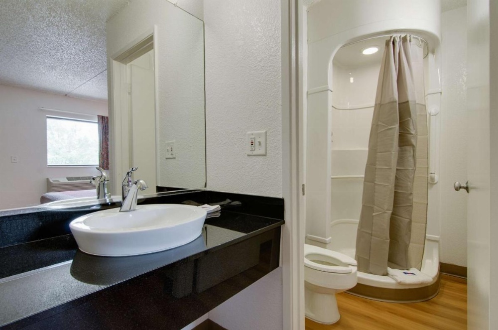 Motel 6-Salina, KS Image 24