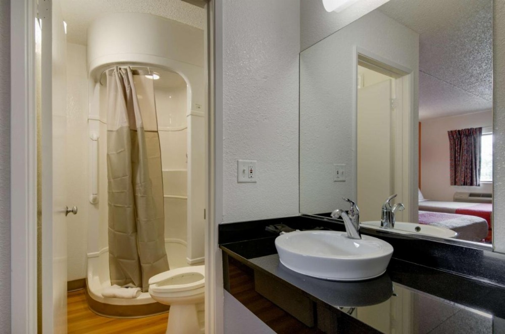 Motel 6-Salina, KS Image 25