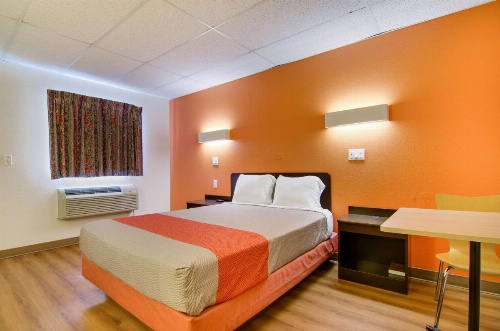 Motel 6-Salina, KS image 34