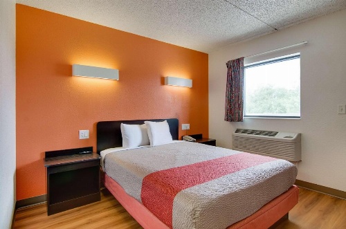 Motel 6-Salina, KS image 36