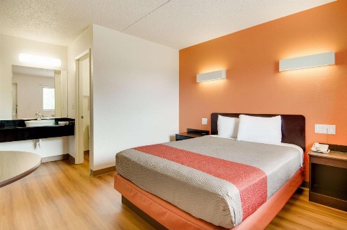 Motel 6-Salina, KS image 39